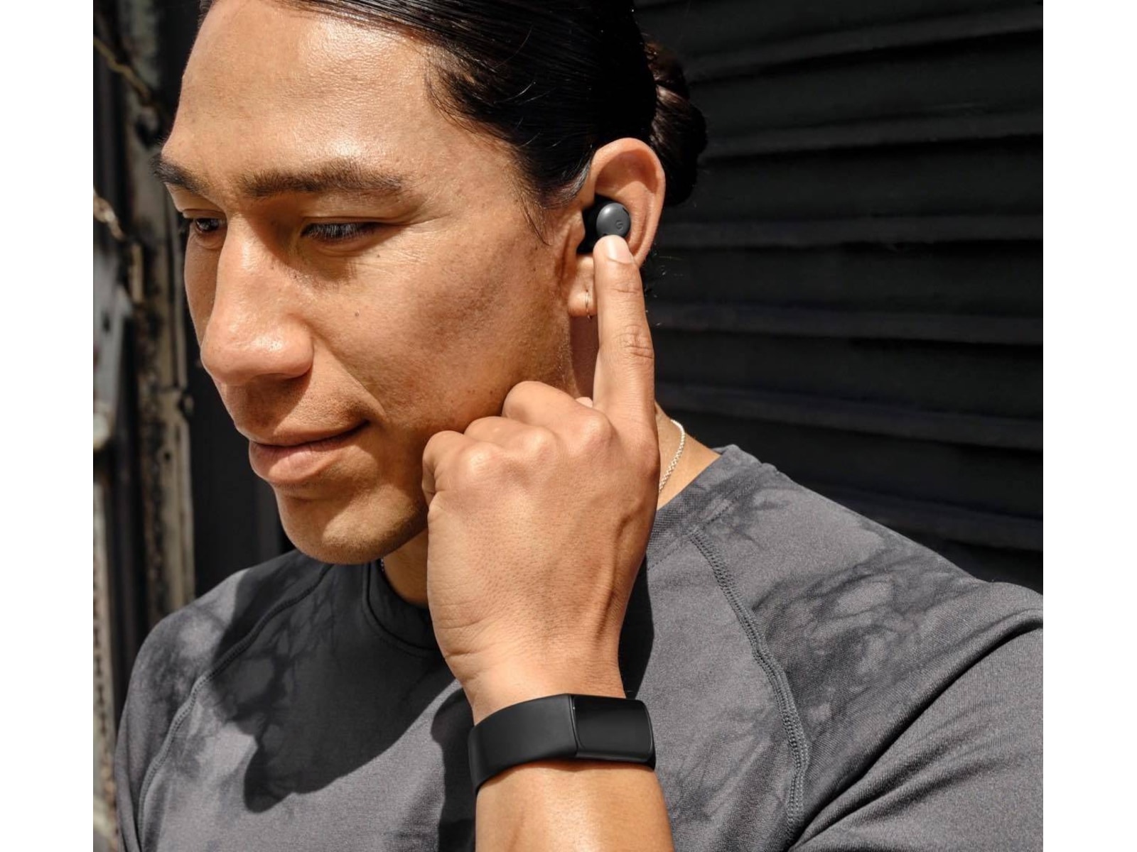 Fitbit Charge 6 (obsidian/black aluminium) Smartklokker