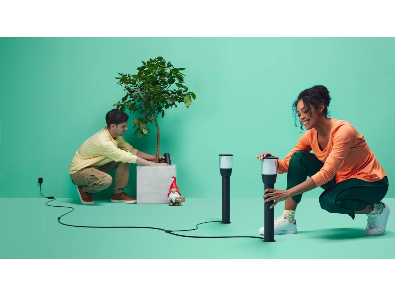 WiZ ELPAS 12V Startsett med pullerter Gulvlampe