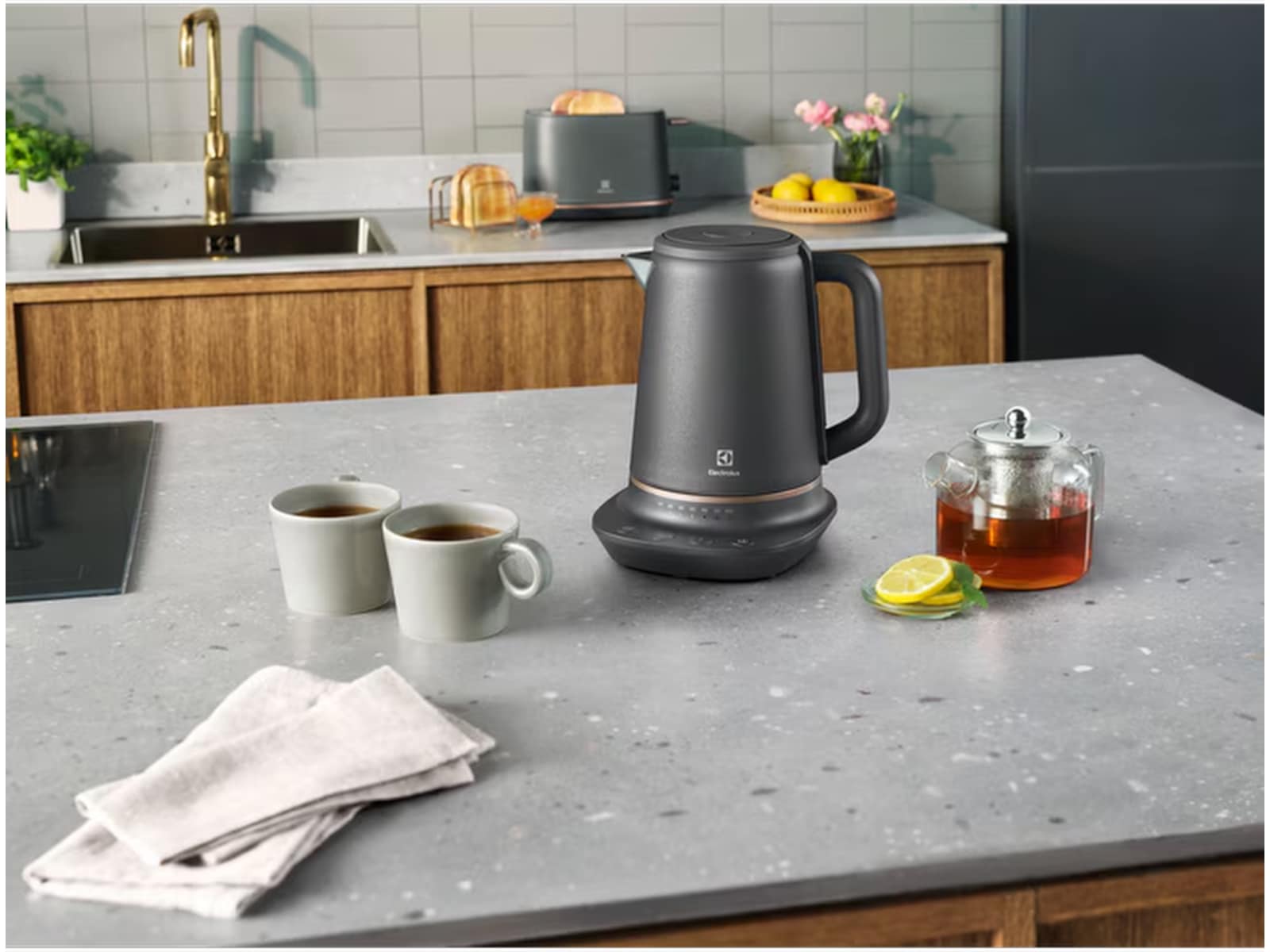 Electrolux Explore 7 Vannkoker (black pearl) Vannkokere