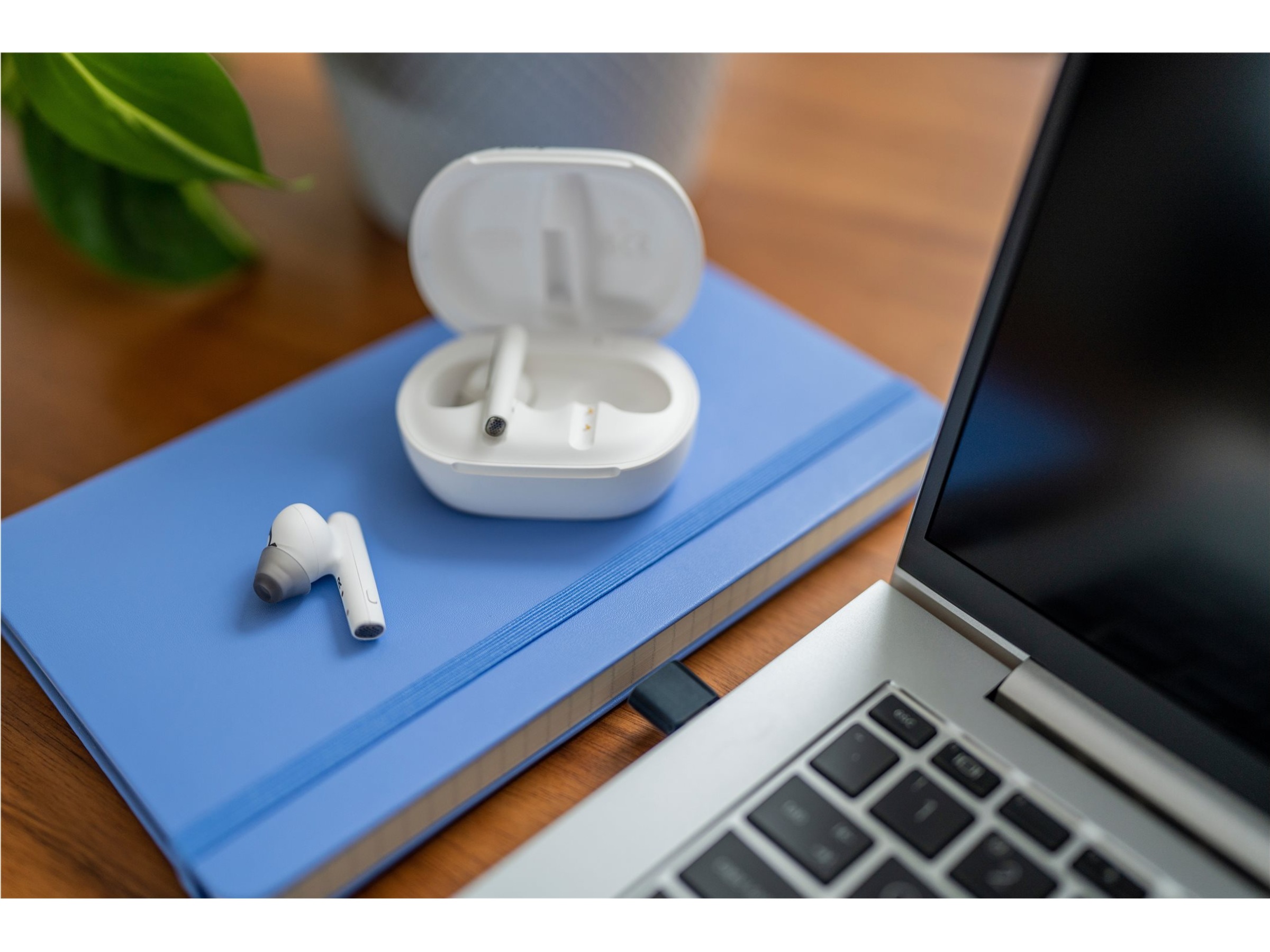 HP Poly Voyager Free 60+ UC trådløse ørepropper In-Ear (hvit) Ørepropper