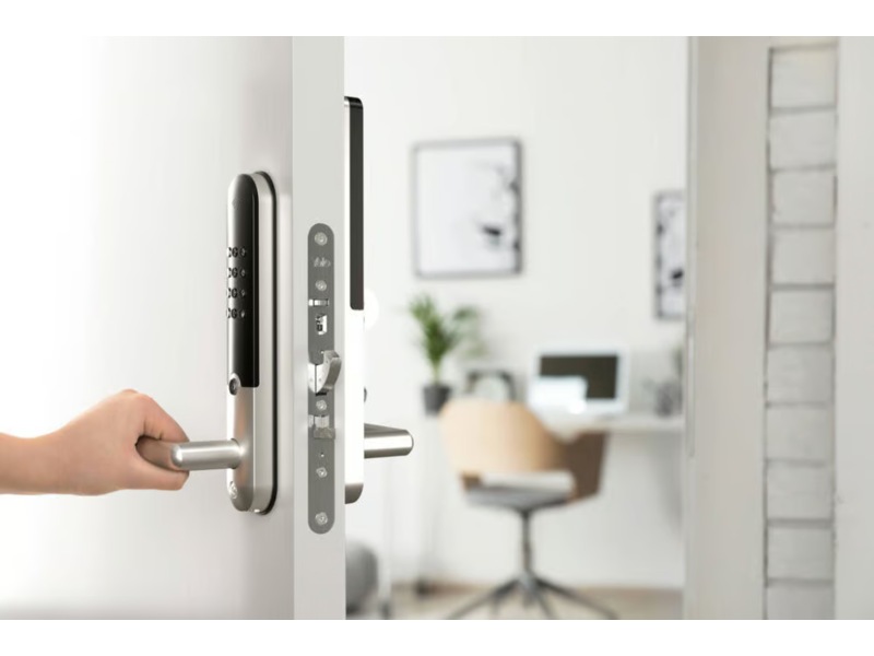 Yale Doorman L3S Flex Smart lås (børstet stål) -B-Grade Demo hjem & fritid