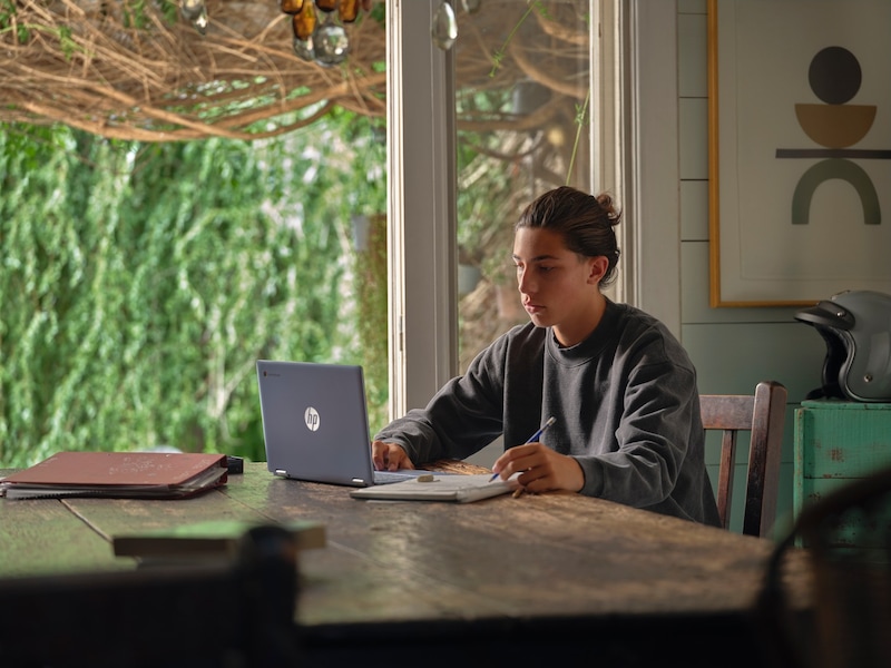 HP Chromebook PLUS 14a-nf0012no 14" FHD -B-Grade Demo bærbar PC