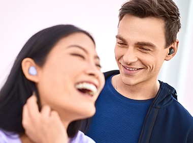 Bruk en av øreproppene i mono-modus