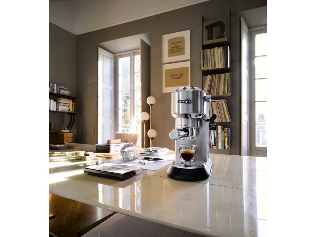 DeLonghi Dedica Style EC685.BK Manuell espressomaskin (sort) -B-Grade Demo hjem & fritid