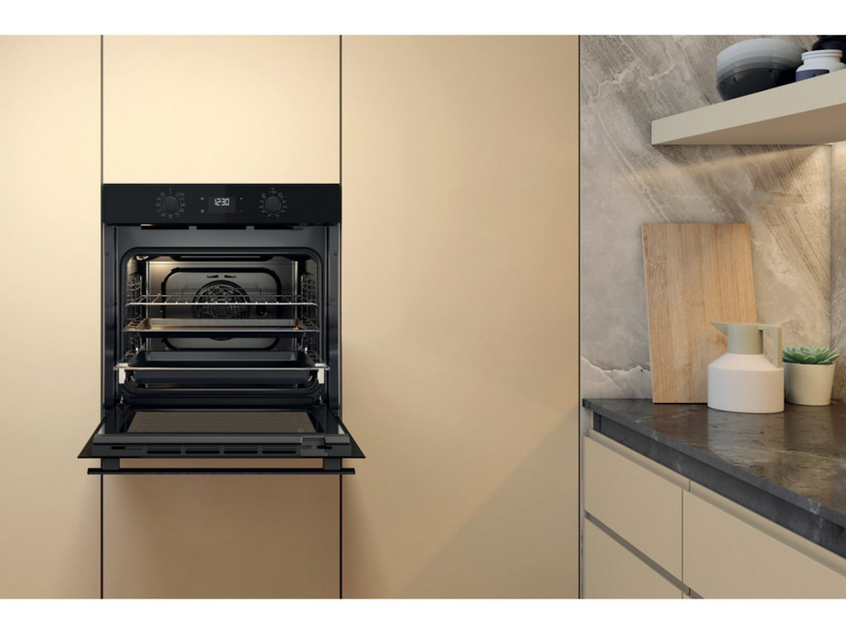 Whirlpool OMR58HU1B Integrert Stekeovn (sort) Stekeovn