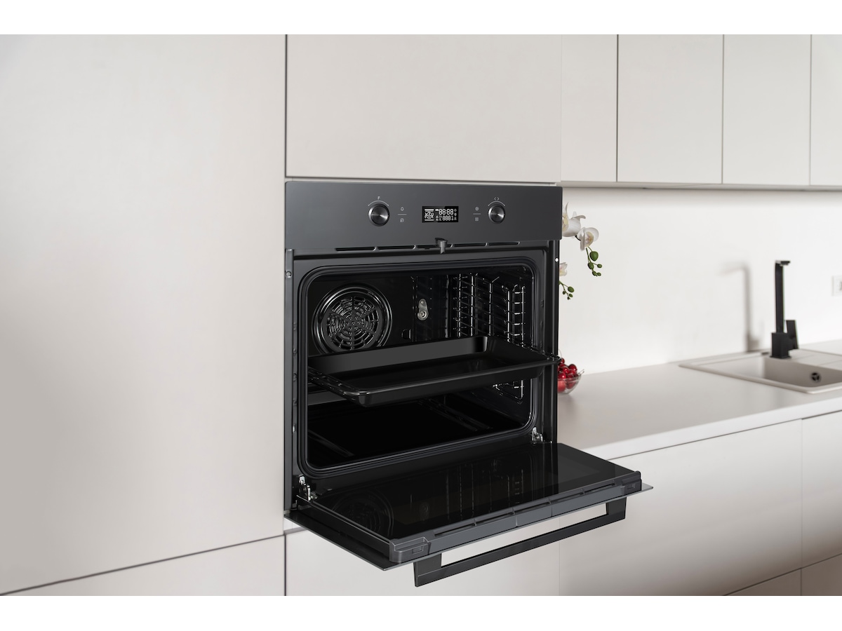 AVANT Innebygd Ovn 11 Funksjoner Triple-Glass BTIO70LE  Stekeovn