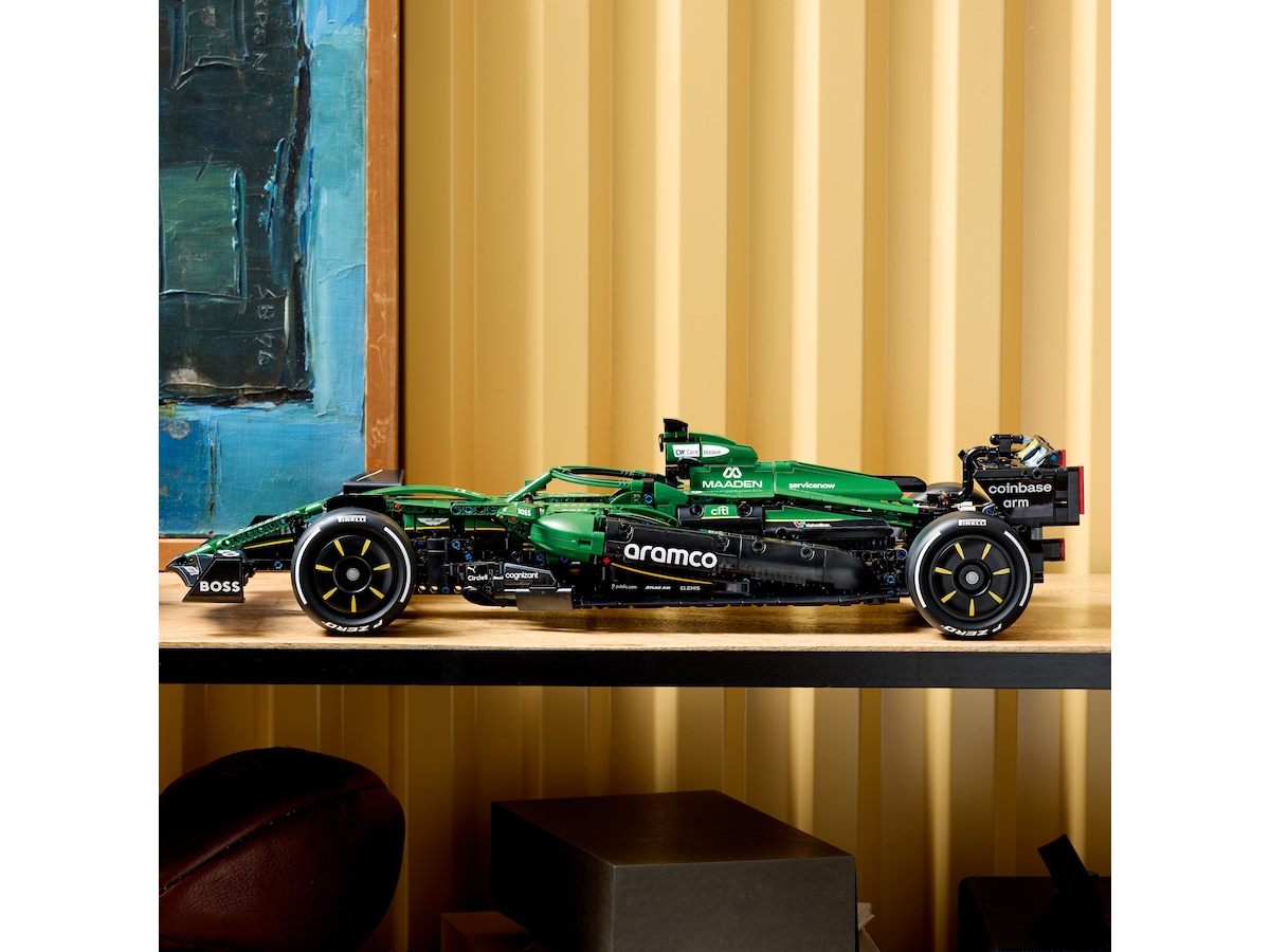 LEGO Technic Aston Martin Aramco AMR25 F1 bil 42240 LEGO