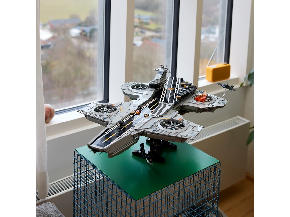 LEGO Super Heroes S.H.I.E.L.D. helicarrier 76354 LEGO