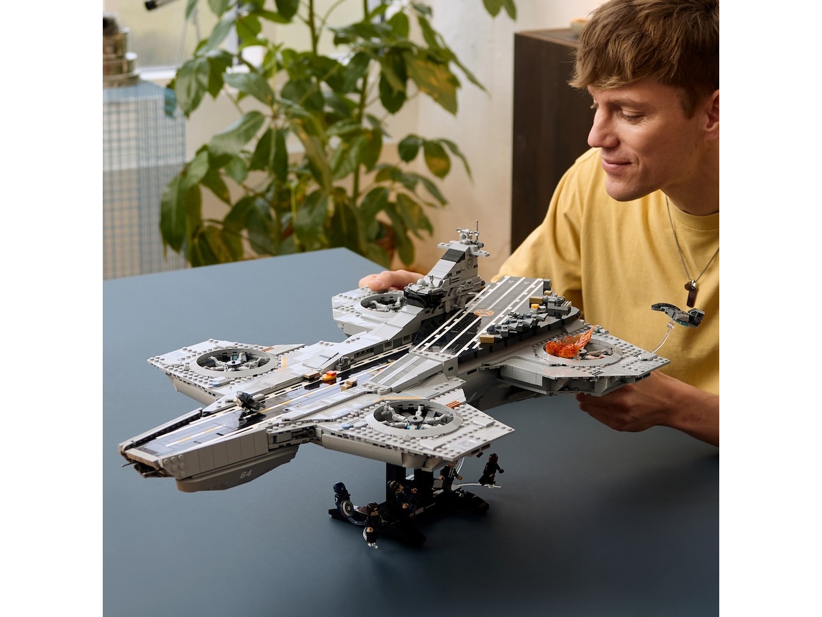 LEGO Super Heroes S.H.I.E.L.D. helicarrier 76354 LEGO