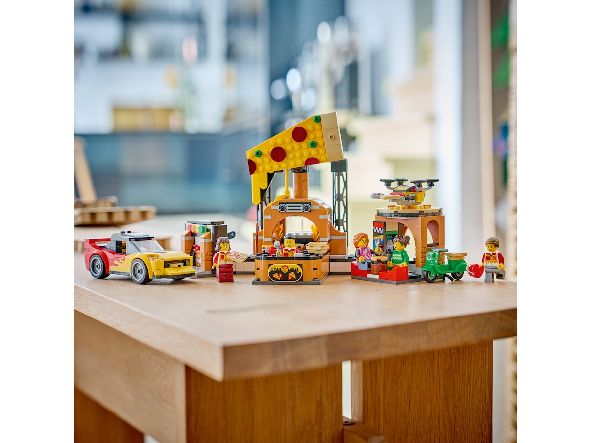LEGO City Pizzalevering med kjøretøy 60496 LEGO