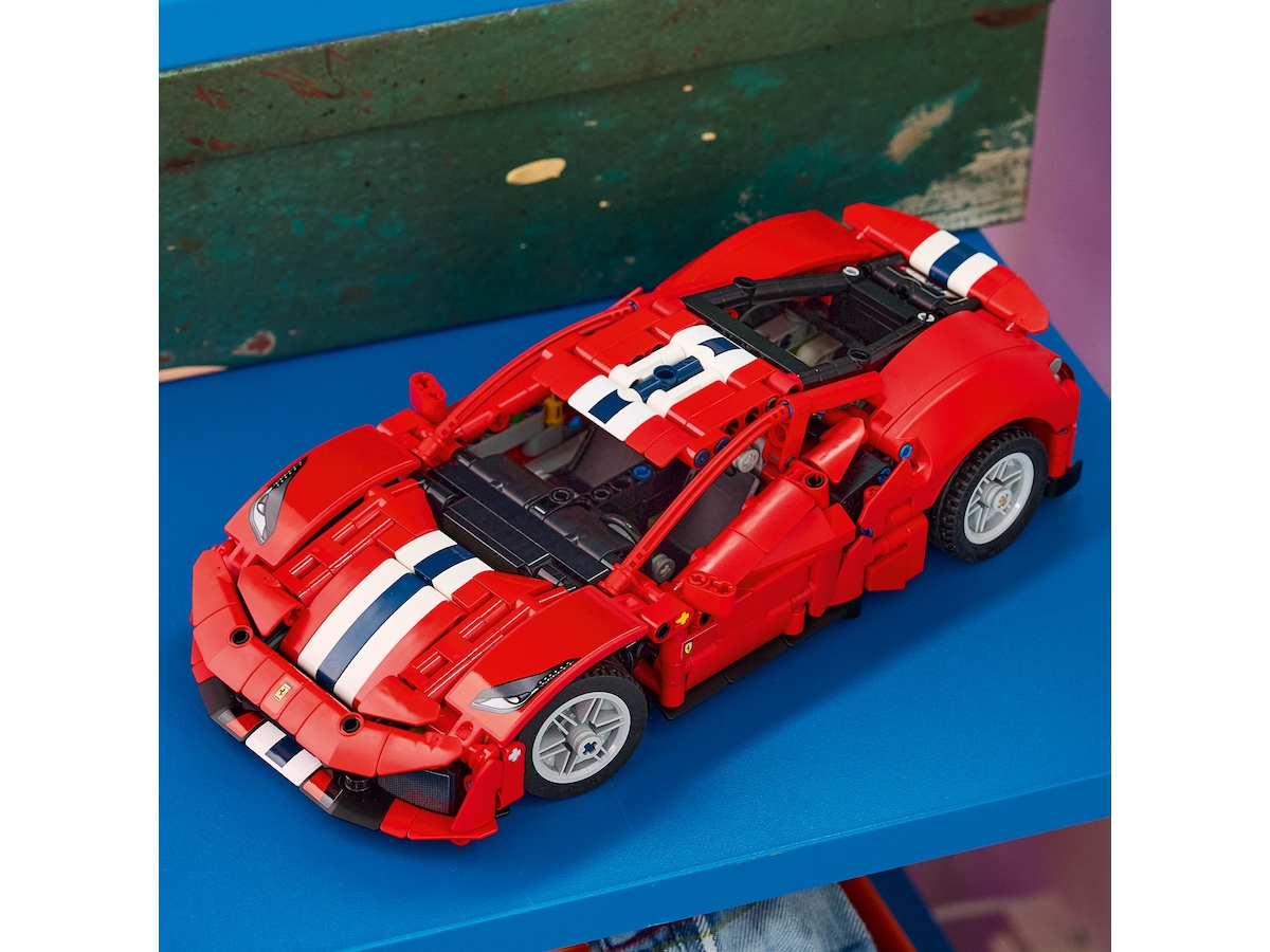 LEGO Technic Ferrari 488 PISTA 42235 LEGO