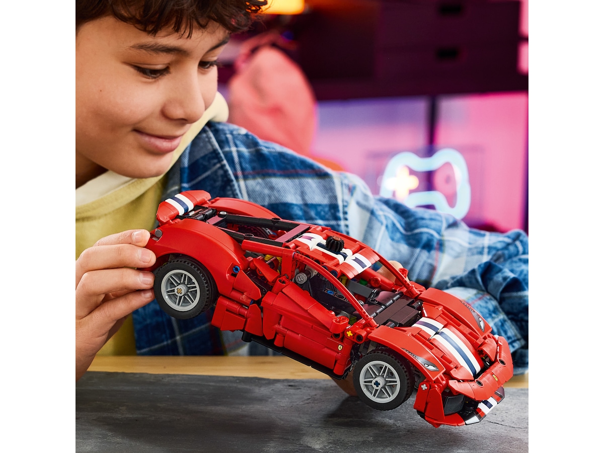 LEGO Technic Ferrari 488 PISTA 42235 LEGO