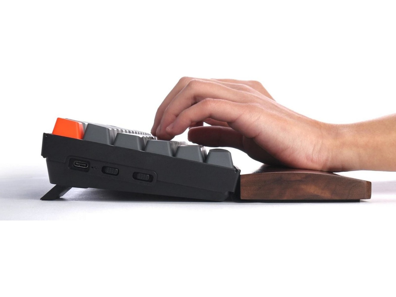 Keychron K2 håndleddstøtte i tre Tilbehør til gaming- tastatur og mus
