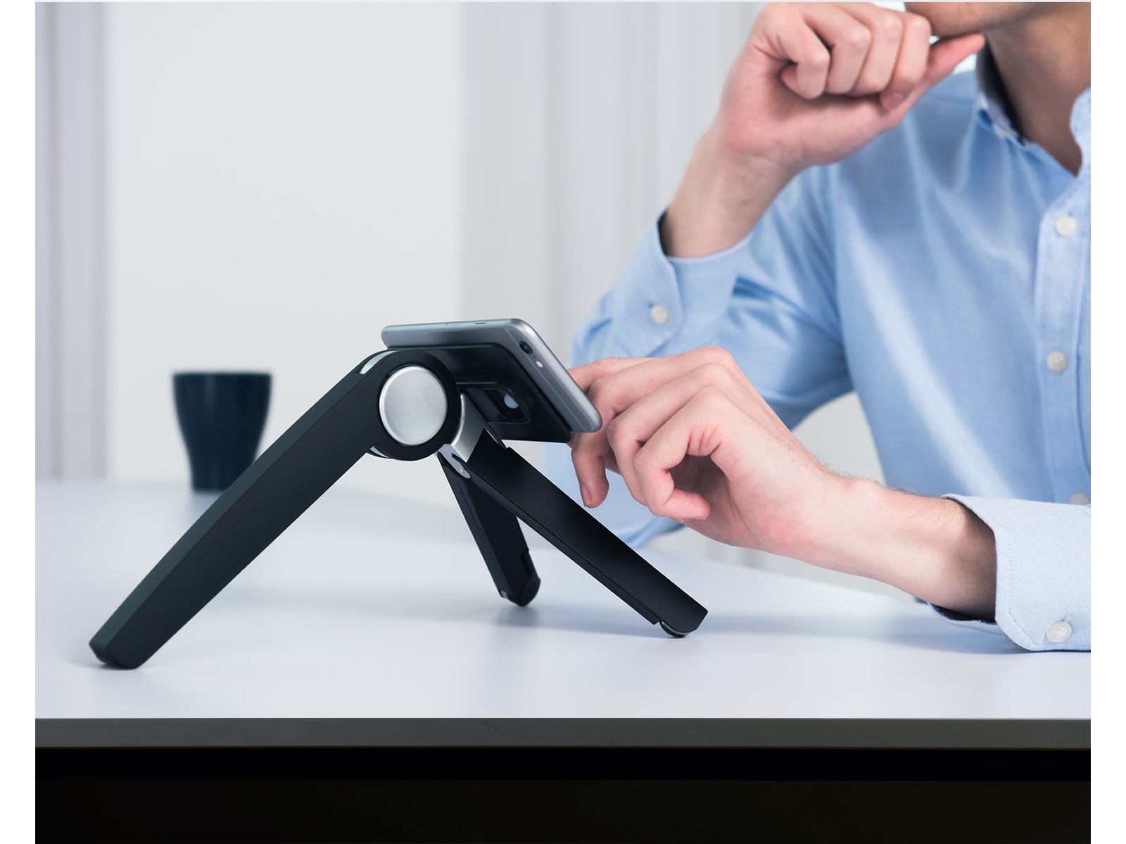 Kenson Spider tablet- og laptopstativ (hvit) Laptopstand