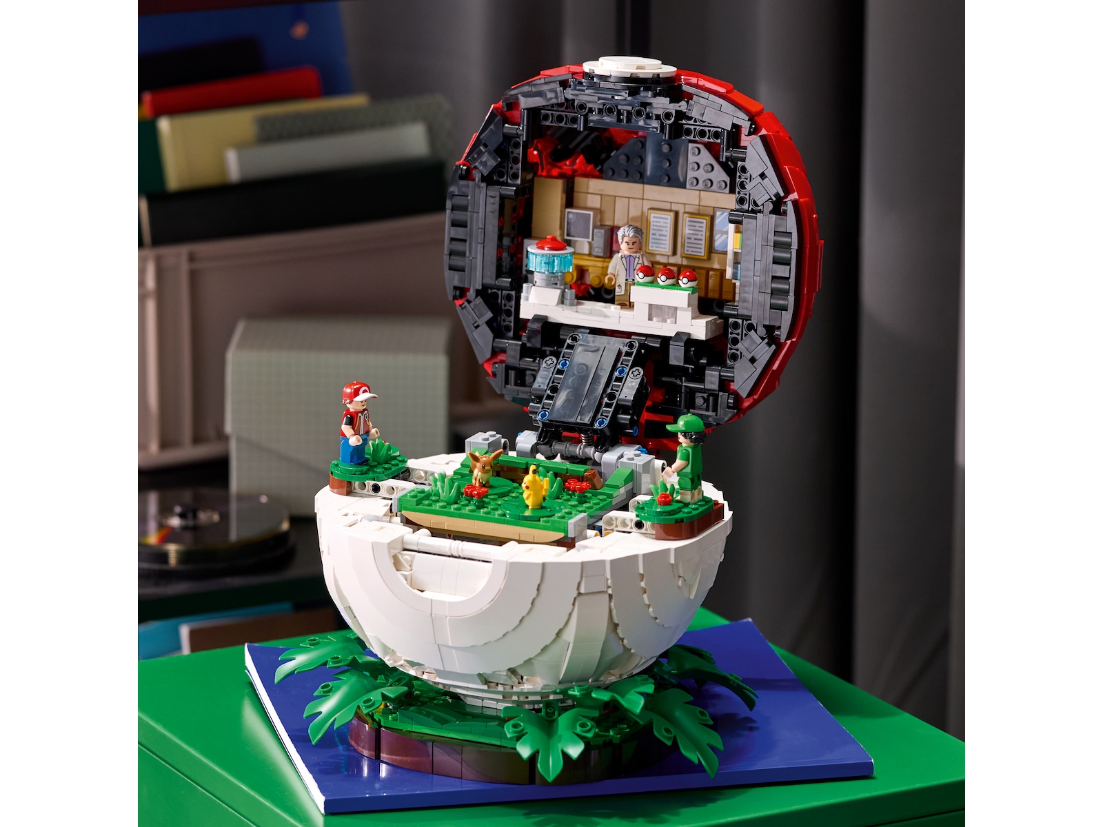 LEGO Pokémon Ikoniske Trenerøyeblikk – Poké Ball 72154 LEGO