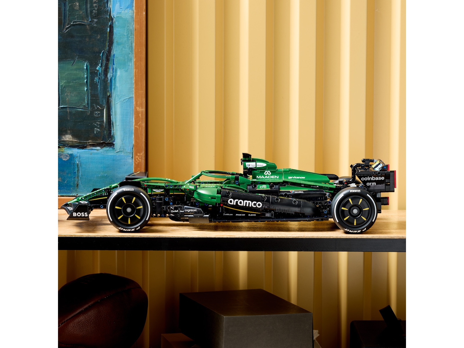 LEGO Technic Aston Martin Aramco AMR25 F1 bil 42240 LEGO