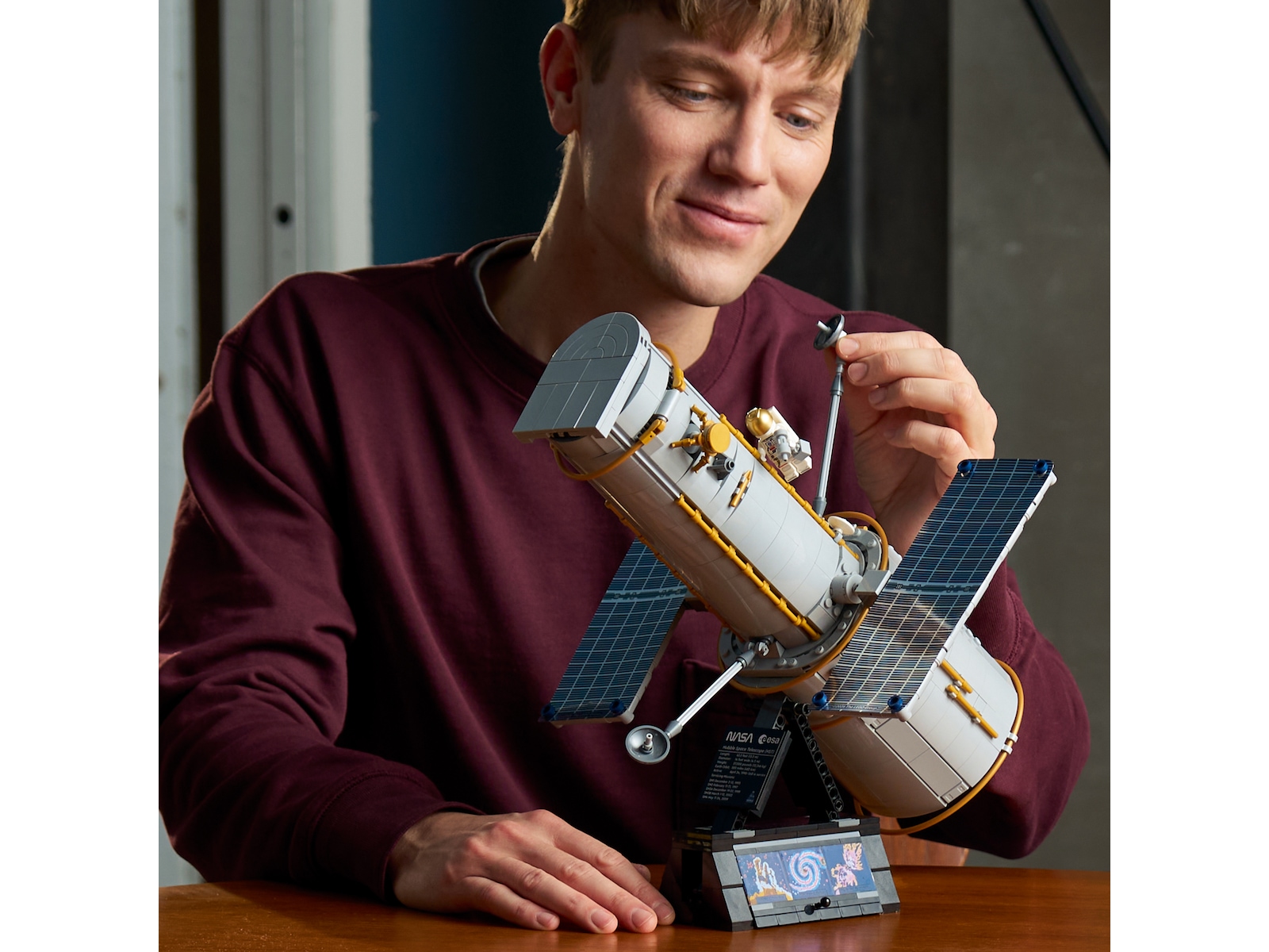 LEGO Icons Romteleskopet Hubble 11382 LEGO