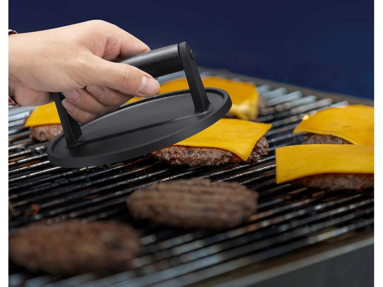 Austin and Barbeque Flat hamburgerpresse med trehåndtak Grillverktøy & tilbehørssett