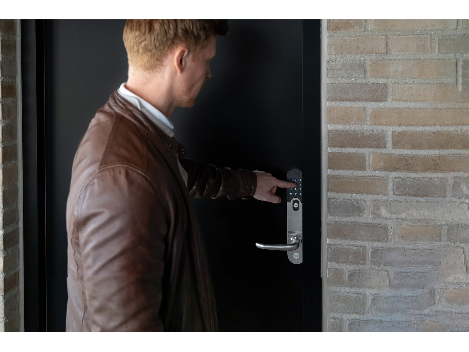 Yale Entrus smart dørlås (sort) Elektronisk dørlås