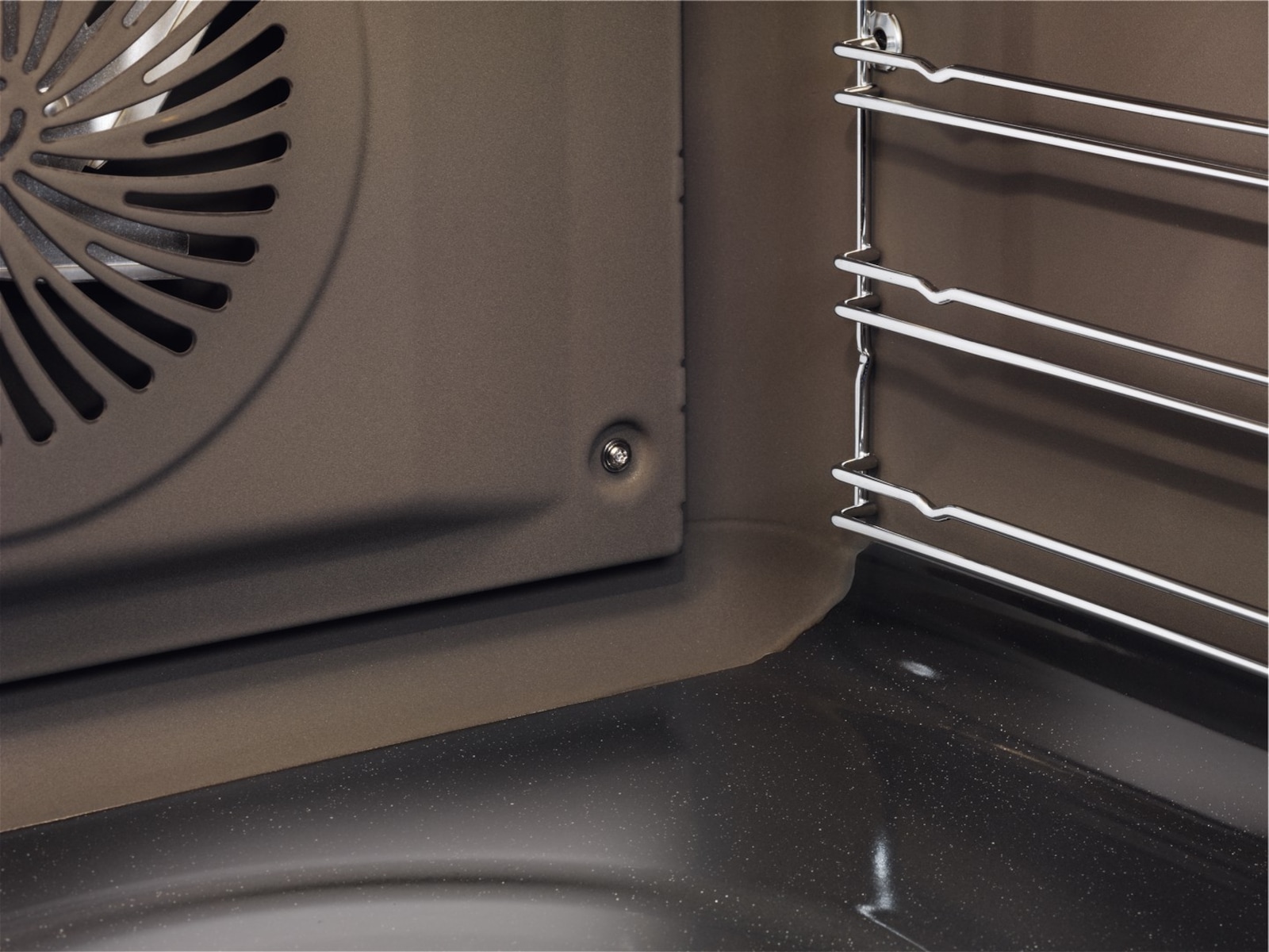 Electrolux 600 SteamBake Induksjon 60 cm Katalyse (hvit) Komfyr