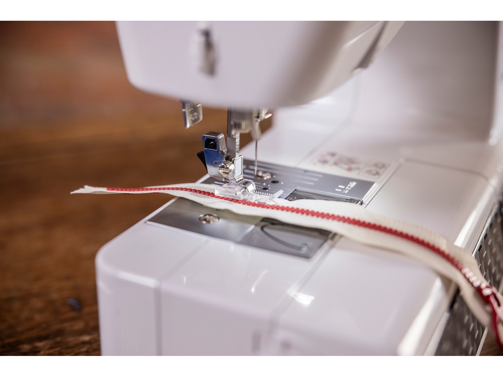 Brother HF27ZW1 Strong & Tough Symaskin -B-Grade Demo hjem & fritid