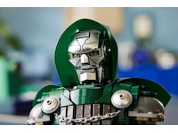 LEGO Super Heroes Marvel Doctor Doom Bust 76345 LEGO