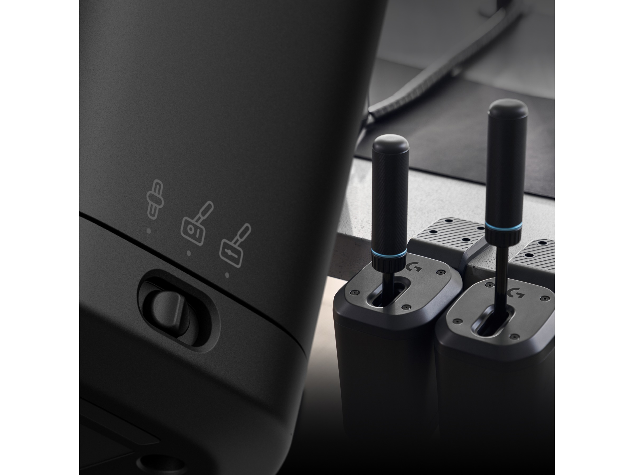 Logitech RS Shifter & Handbrake Ratt og pedaler