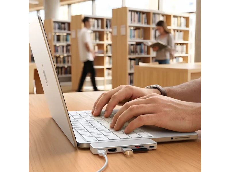 Satechi USB-C Snap Hub for MacBook Neo (sølv) Dockingstasjon & USB-HUB