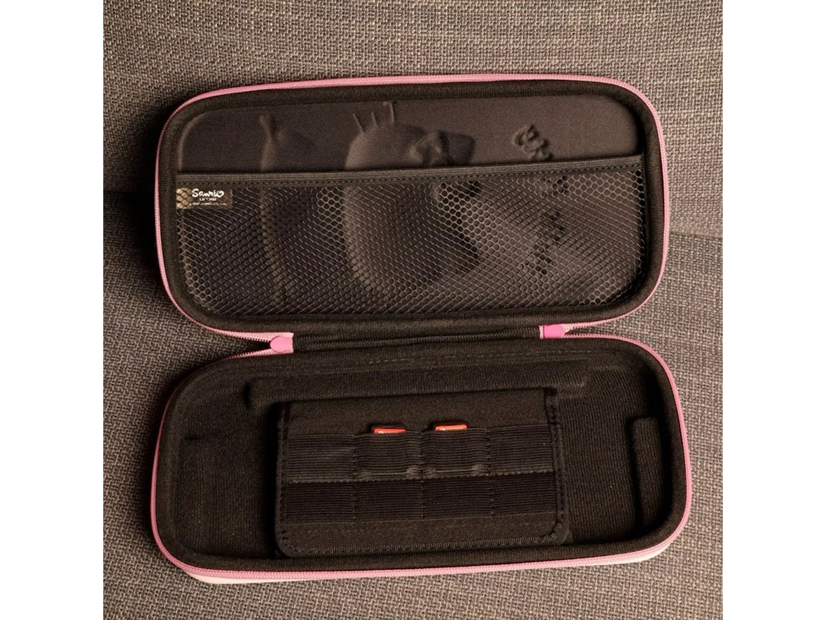 Konix Nintendo Switch 2 bæreetui (Hello Kitty) Tilbehør til spillkonsoller