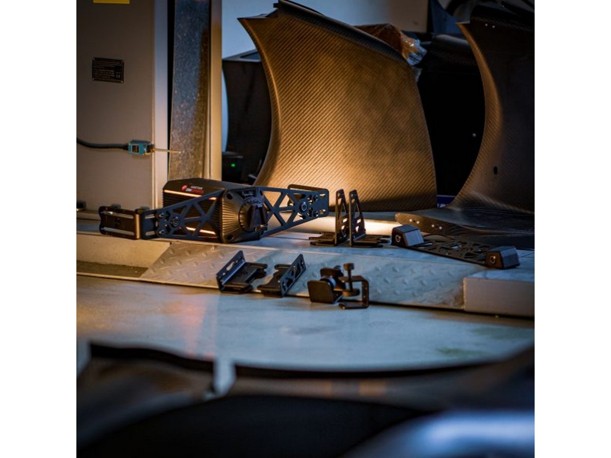 Asetek SimSports frontfeste Ratt og pedaler