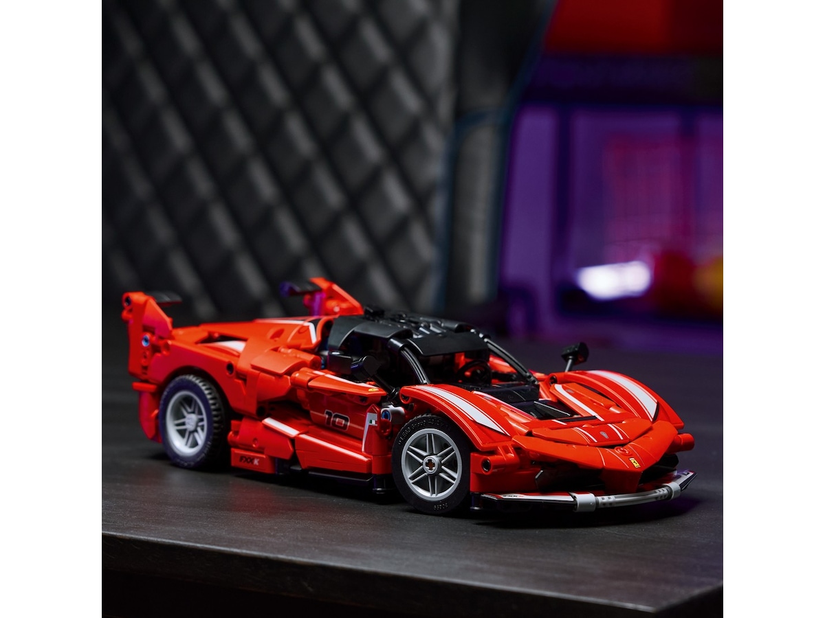 LEGO Technic Ferrari FXX K 42212 LEGO
