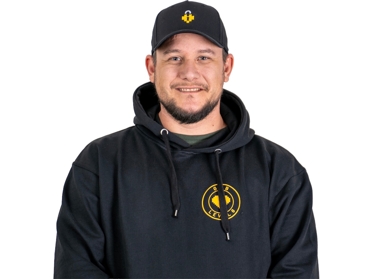 Gamere mot barnekreft Caps Merchandise