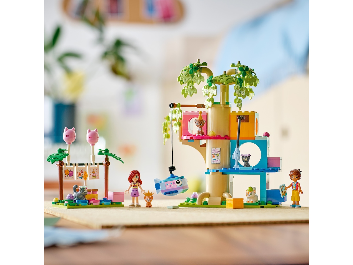 LEGO Friends kattefest og trehytte 42666 LEGO