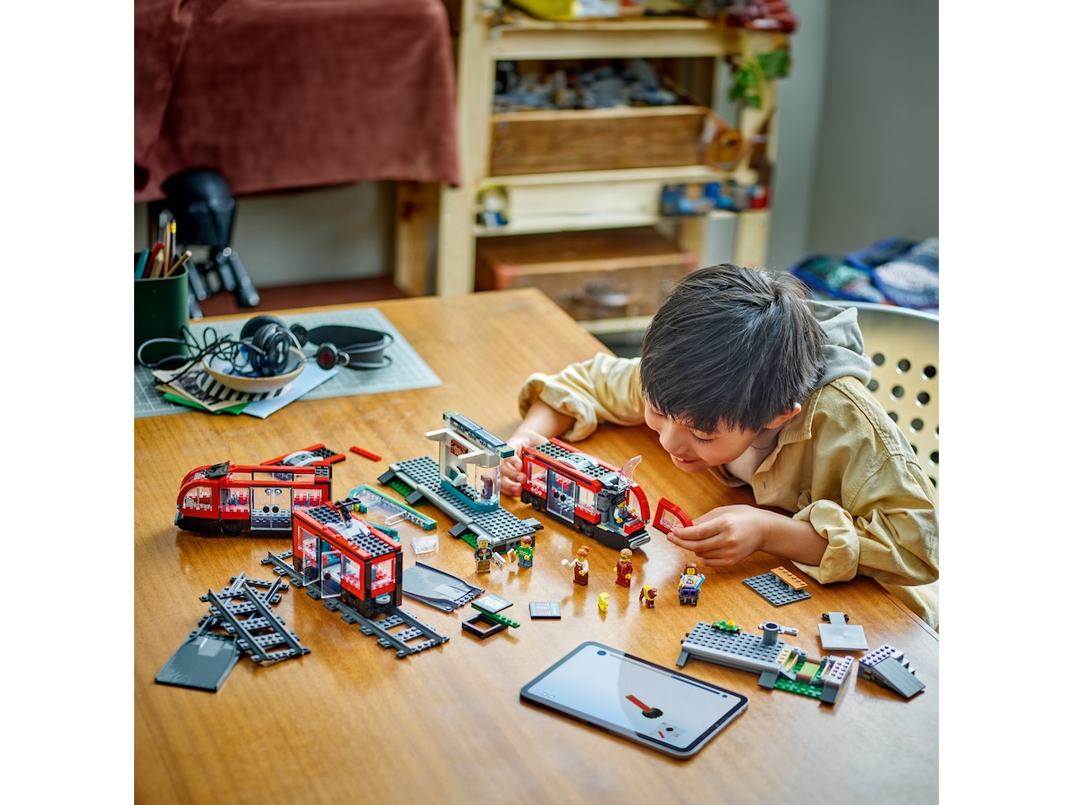 LEGO City trikk og stasjon 60423 LEGO