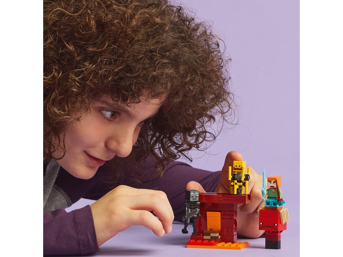 LEGO Minecraft lavastriden i Nether 21266 LEGO