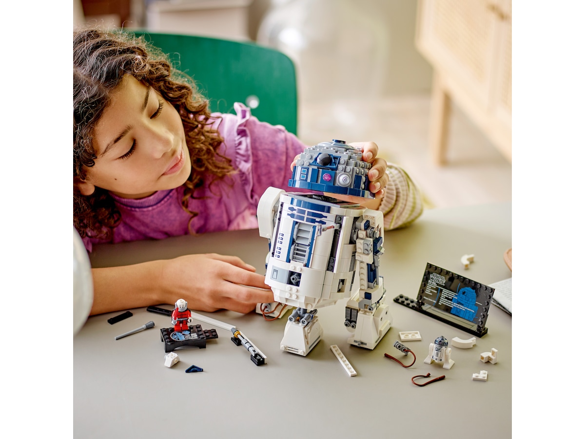 LEGO Star Wars R2-D2 75379 LEGO