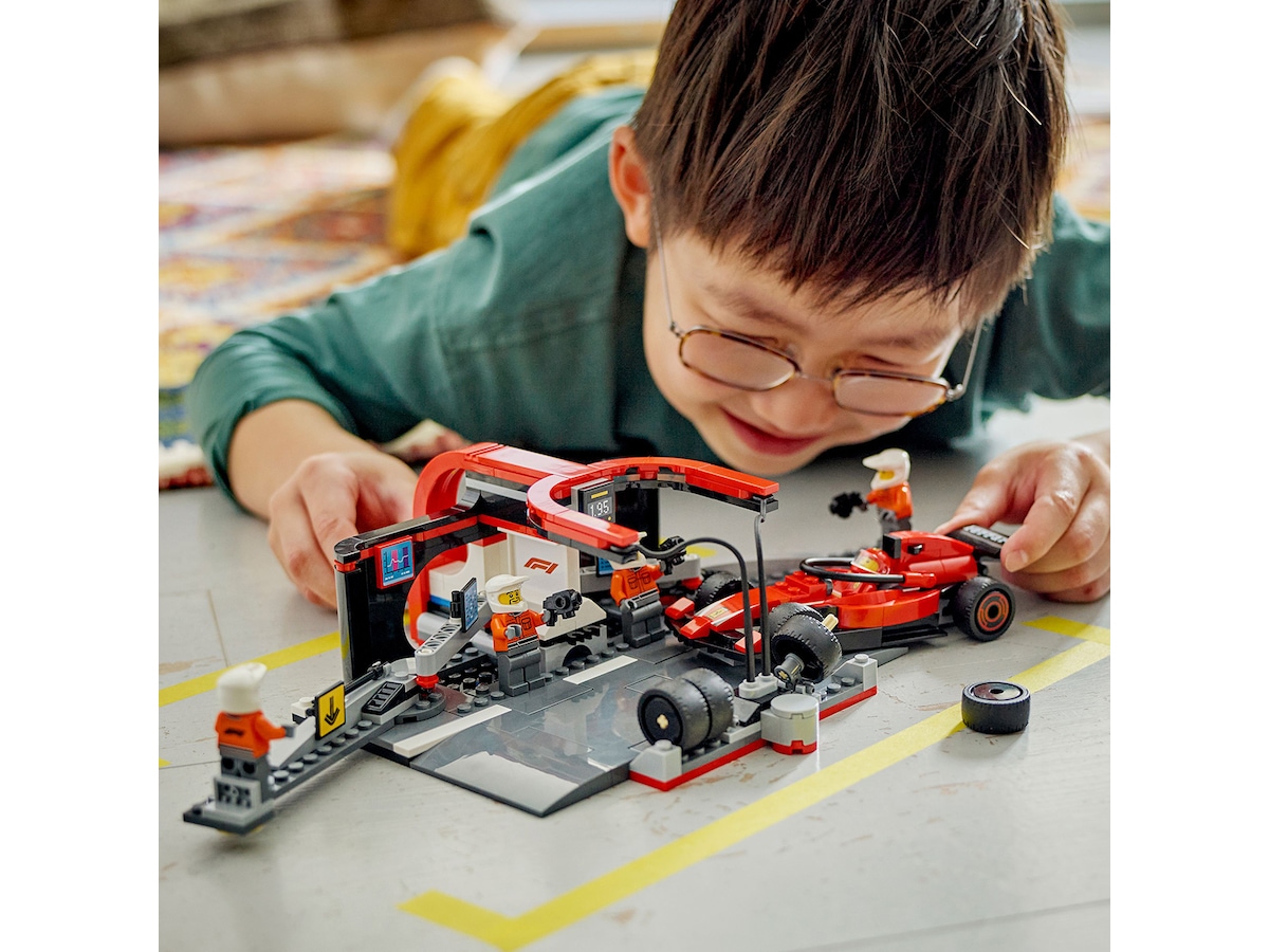 LEGO City F1 depåstopp & depåteam med Ferrari bil 60443 LEGO
