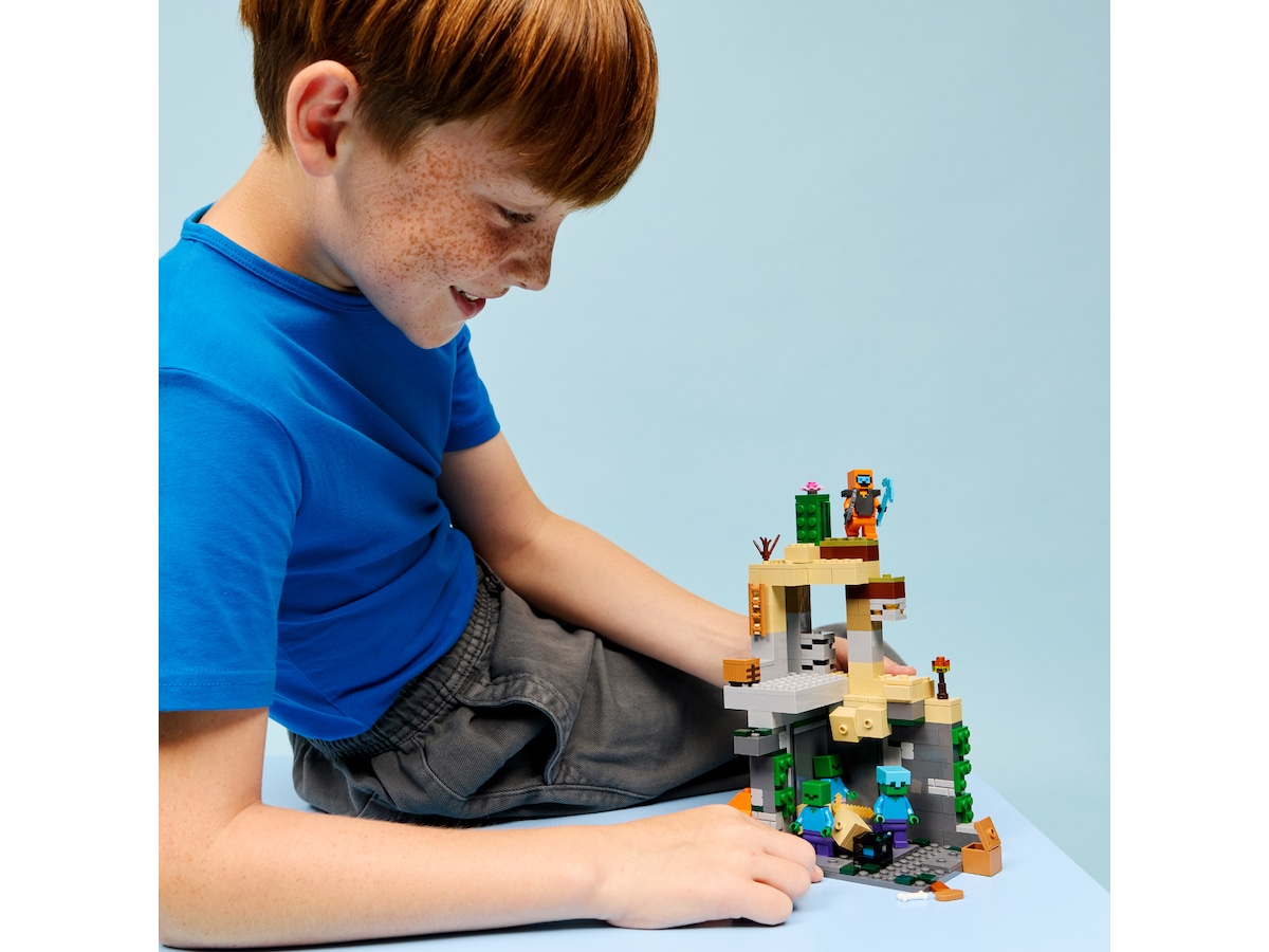 LEGO Minecraft zombiehule 21587 LEGO