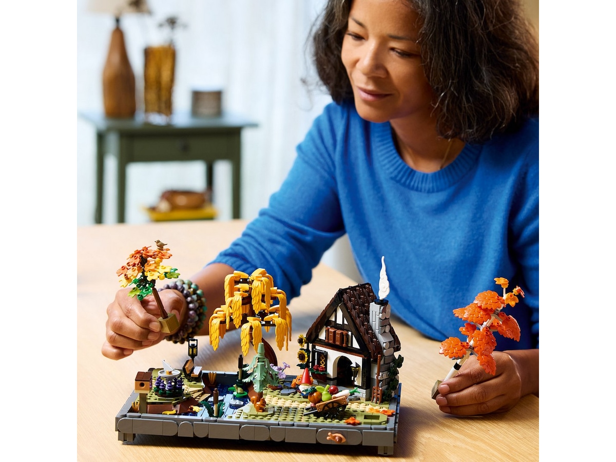 LEGO Icons høstlig hage med lite hus 11372 LEGO