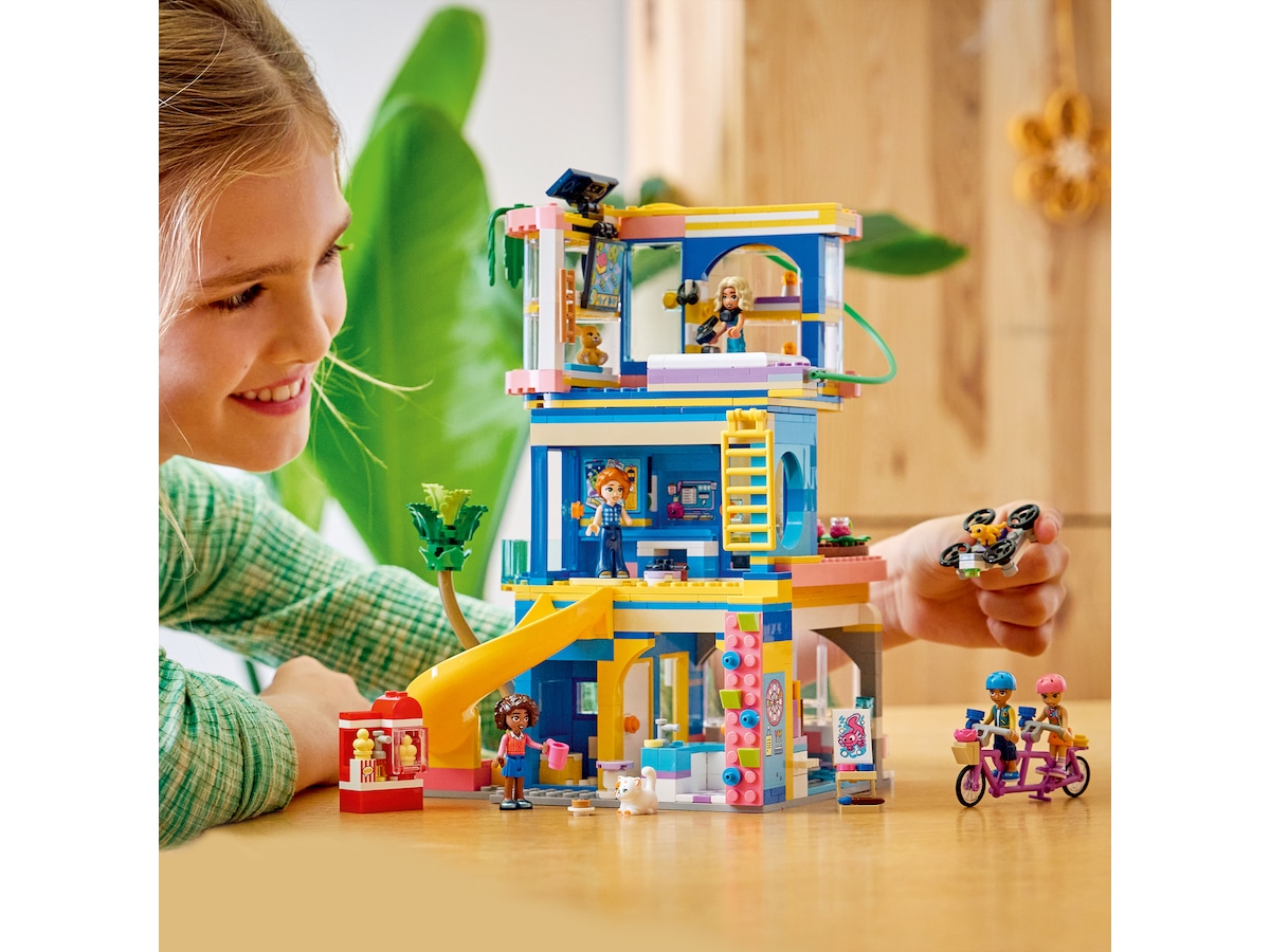 LEGO Friends vennenes klubbhus i Heartlake City 42689 LEGO