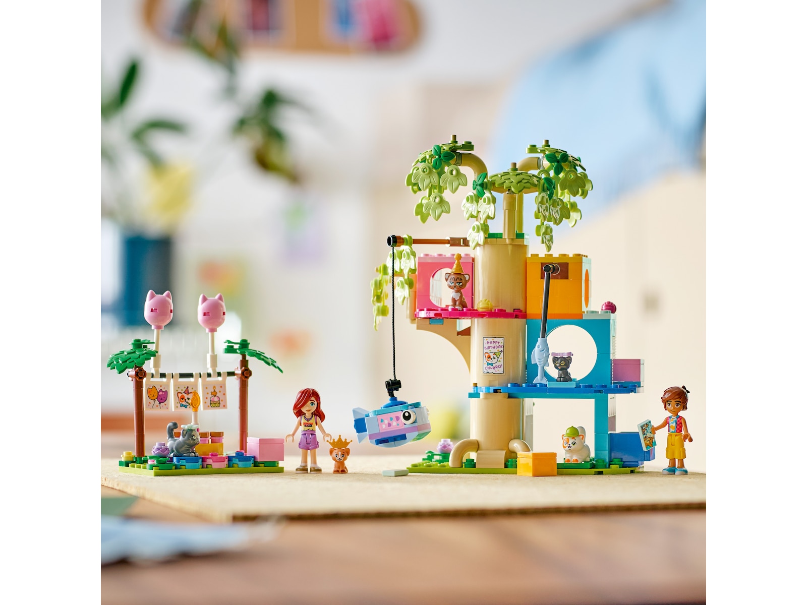LEGO Friends kattefest og trehytte 42666 LEGO