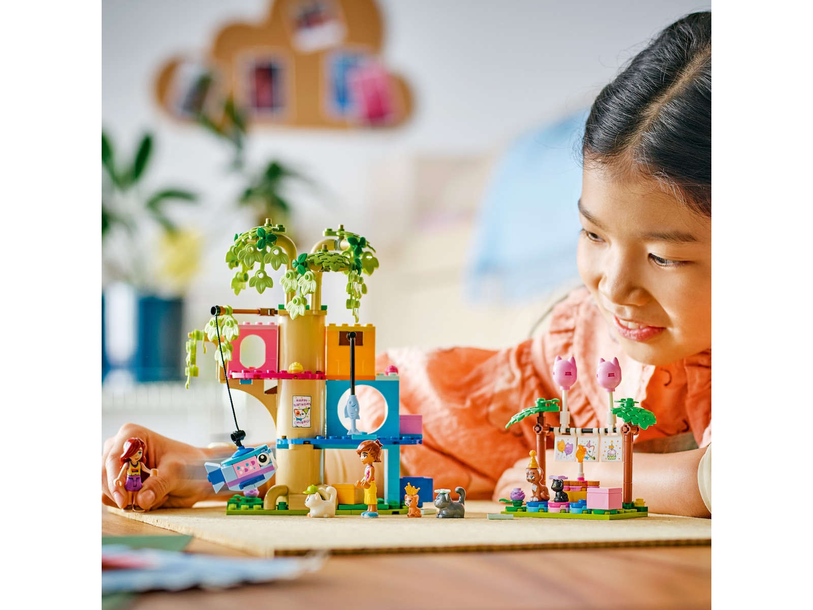 LEGO Friends kattefest og trehytte 42666 LEGO