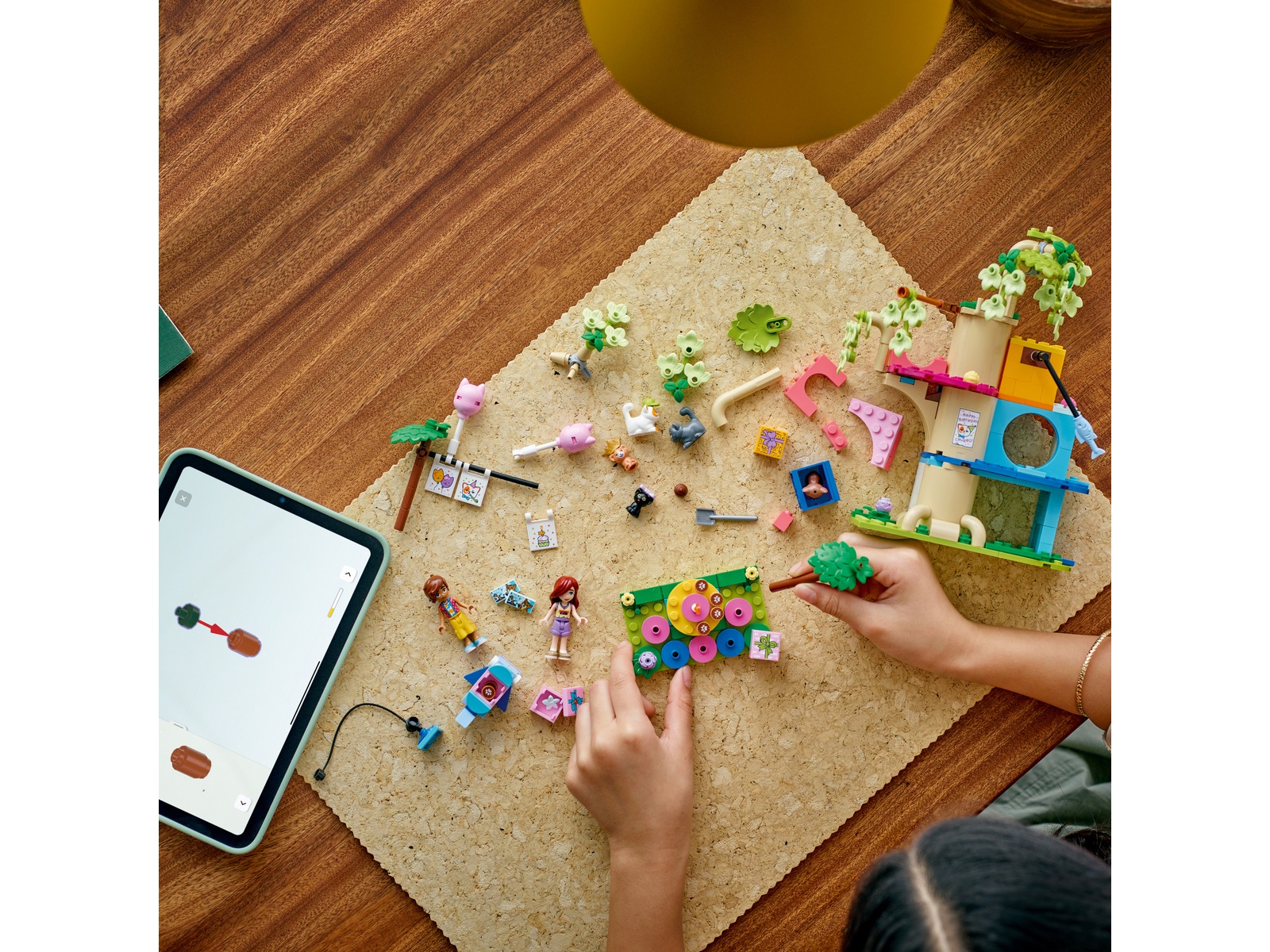 LEGO Friends kattefest og trehytte 42666 LEGO