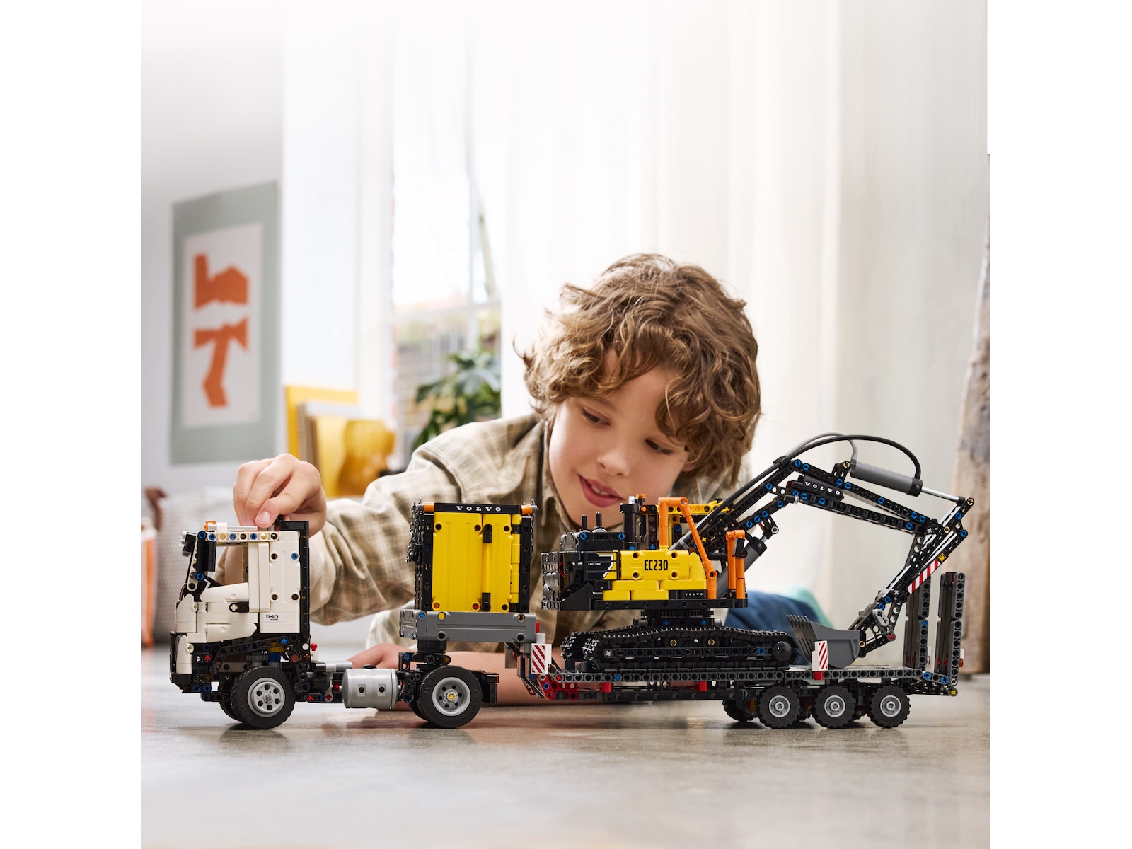 LEGO Technic Volvo FMX lastebil & EC230 elektrisk gravemaskin 42175 LEGO