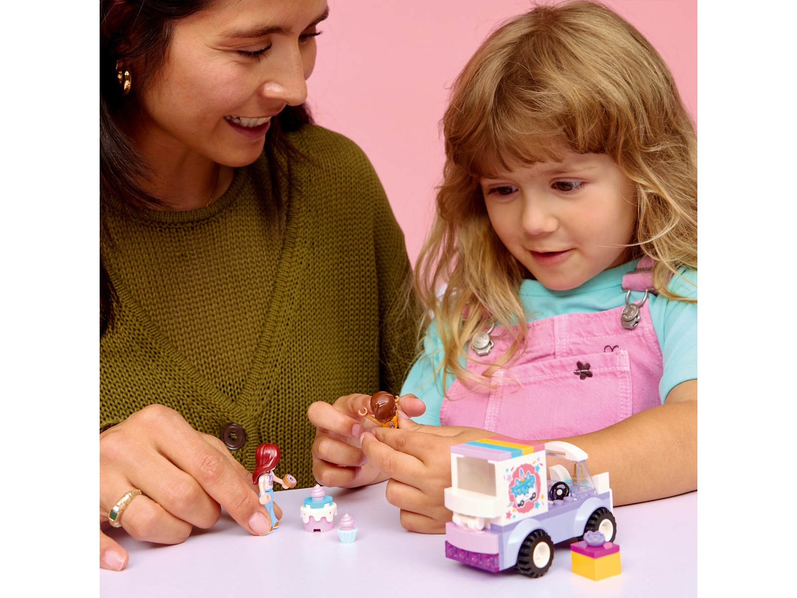 LEGO Friends enhjørningsbil for kakeleveranser 42675 LEGO