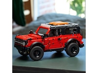 LEGO Technic Ford Bronco SUV 42213 LEGO
