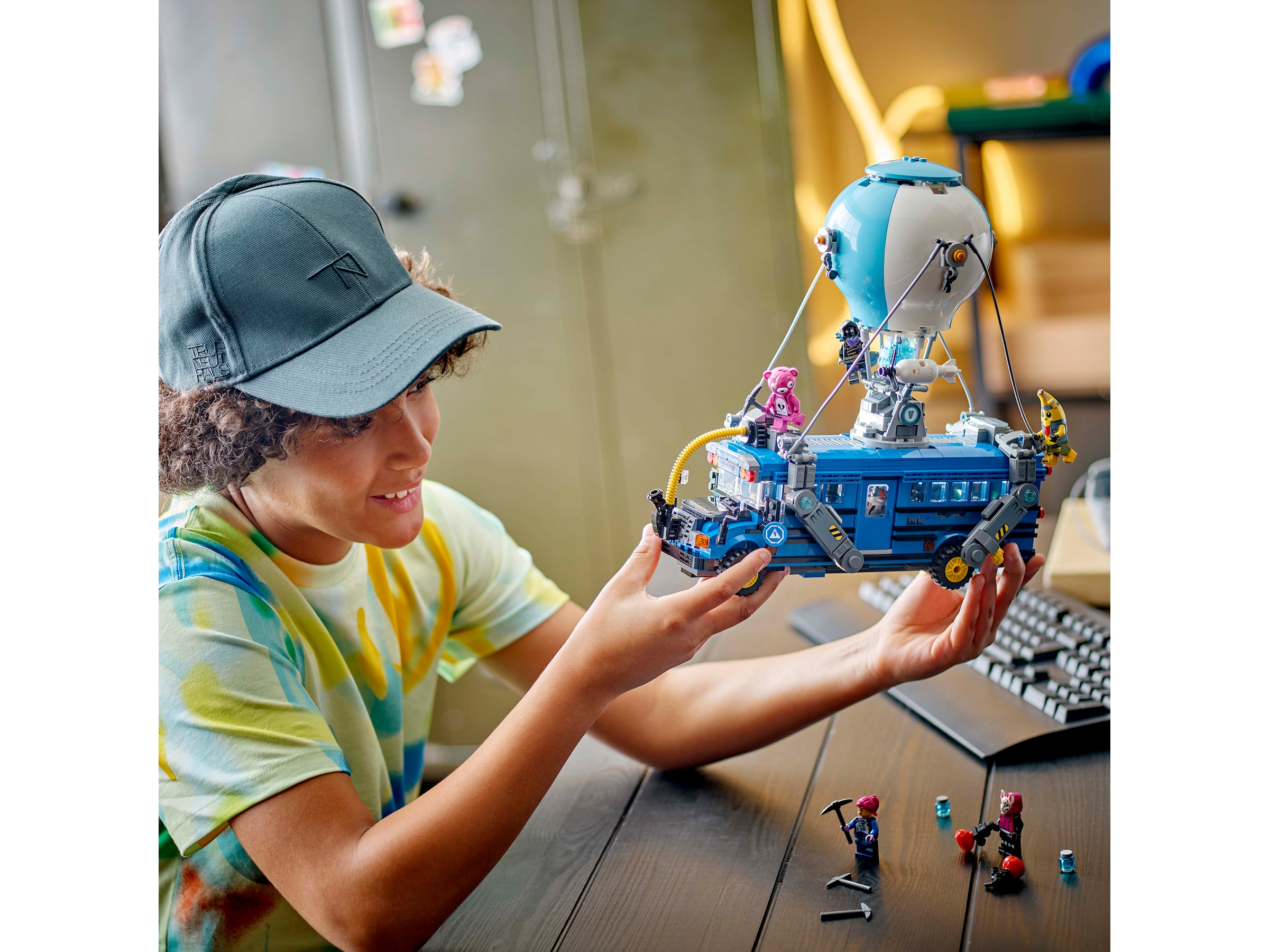 LEGO Fortnite Battle Bus 77073 LEGO