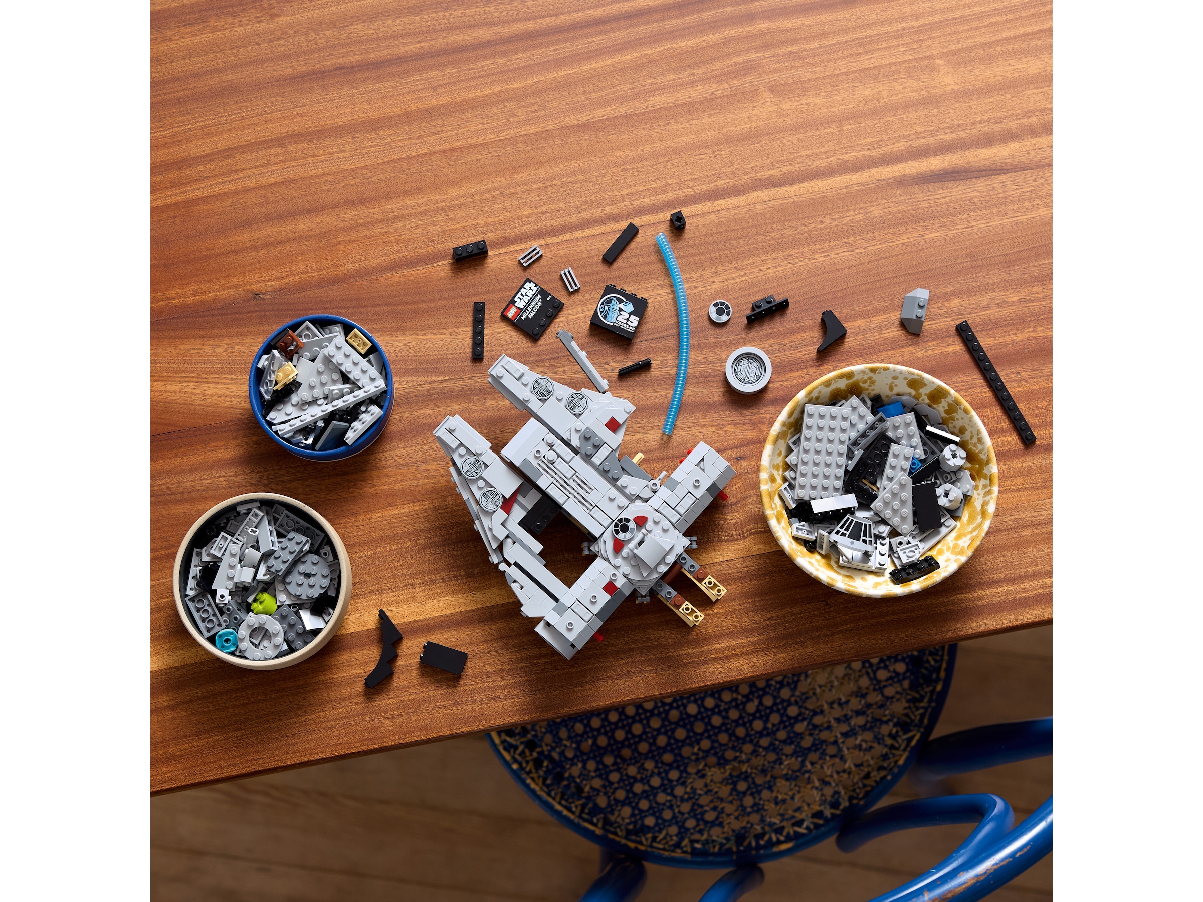 LEGO Star Wars Millennium Falcon 75375 LEGO