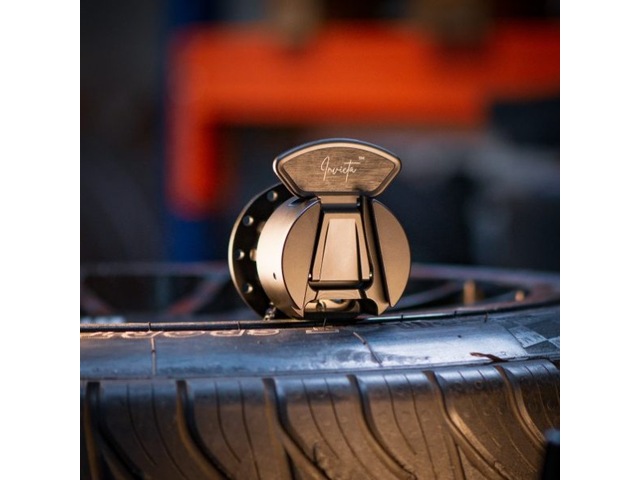 Asetek Invicta hurtigkoblingsadapter (USB-C) Ratt og pedaler