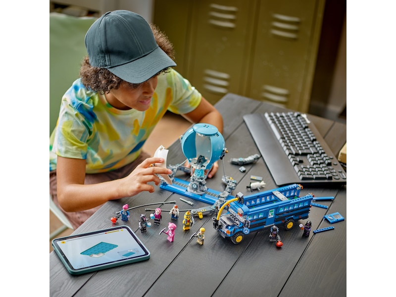 LEGO Fortnite Battle Bus 77073 LEGO